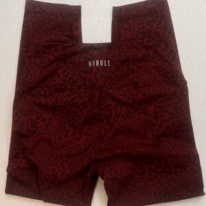 🤩Like new No Bull leggings Maroon Leopard Size Medium🤩